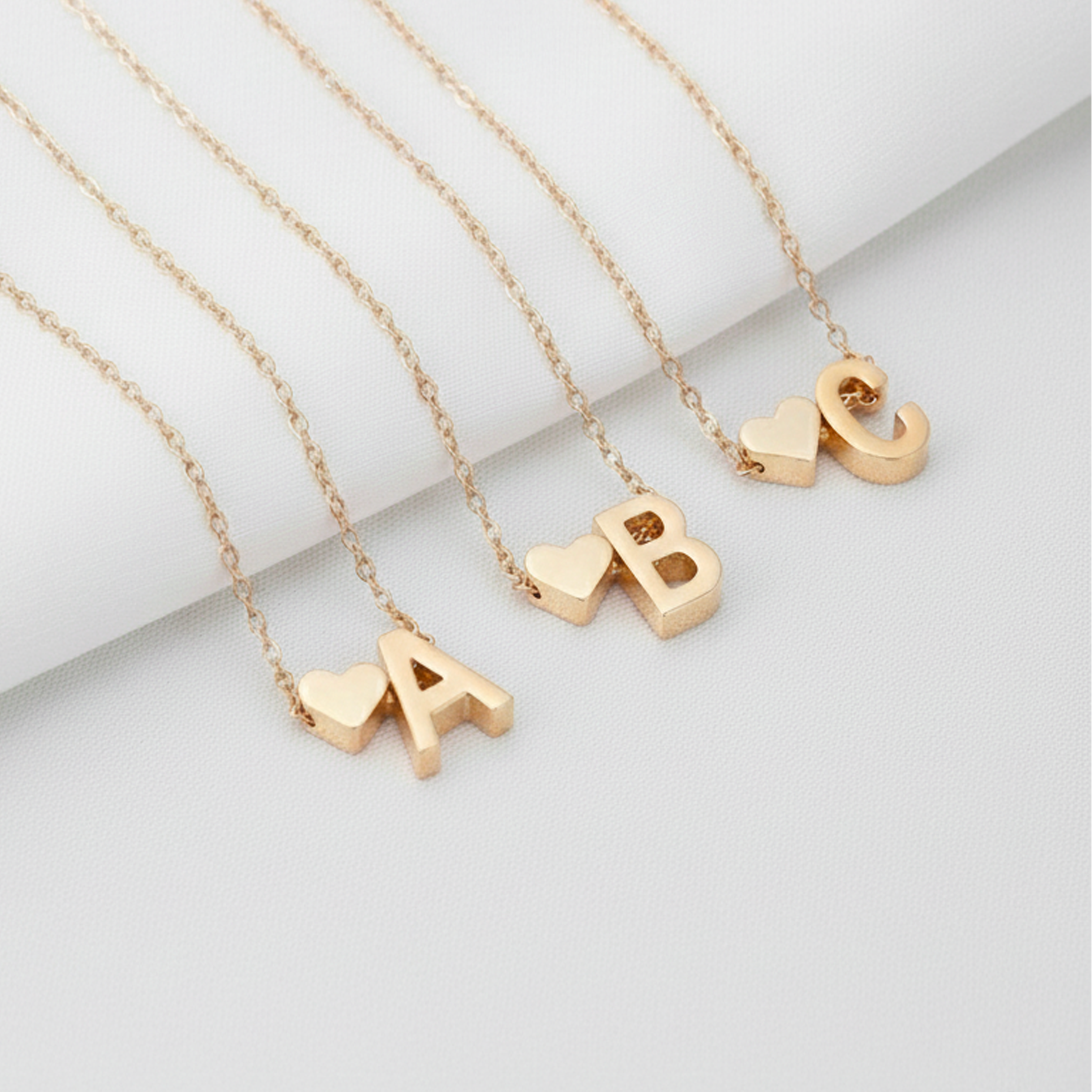 Lettre du Cœur – Collier Personnalisé avec Initiale